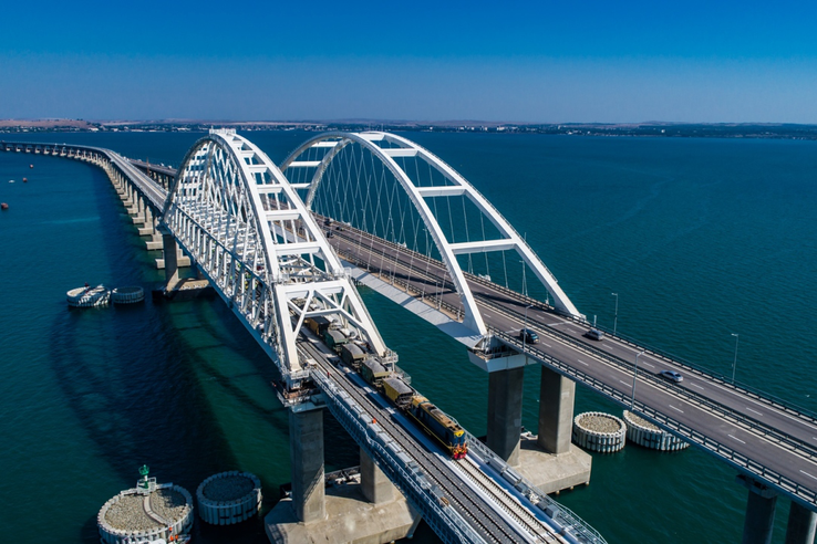 На Крымском мосту оборудуют дополнительно 40 мест досмотра накануне сезона