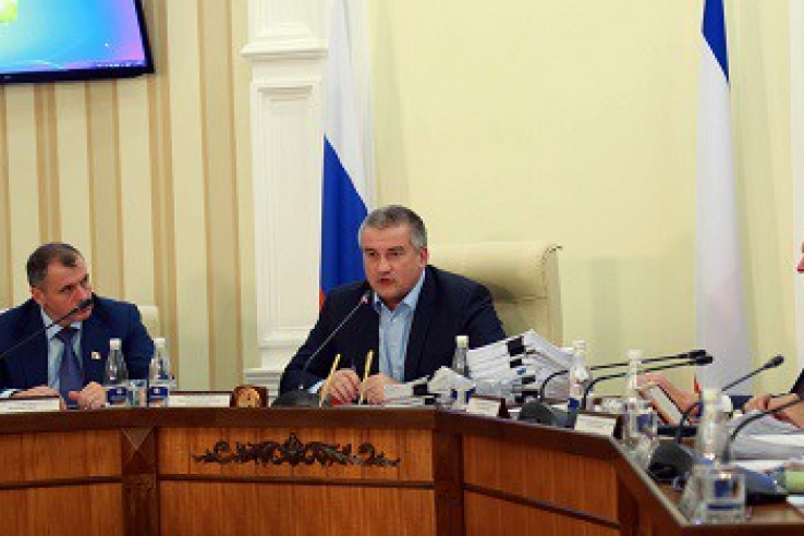 В Республике Крым нет дефицита продовольственных товаров – министр промышленной политики РК