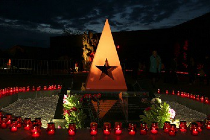 В Крыму прошла патриотическая акция «Зажги свечу памяти»