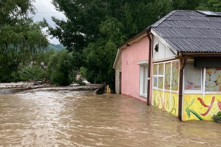 Режим ЧС ввели в Бахчисарайском районе в Крыму из-за паводка