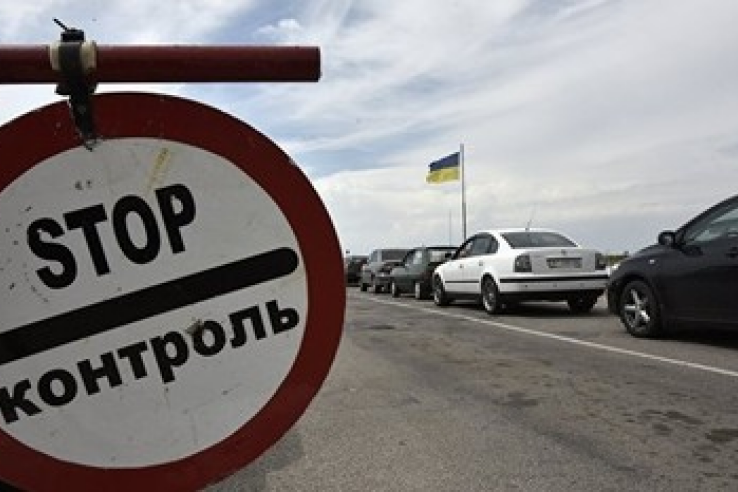 Туристы пожаловались на 10-часовые очереди в Крым на украинских пограничных пунктах