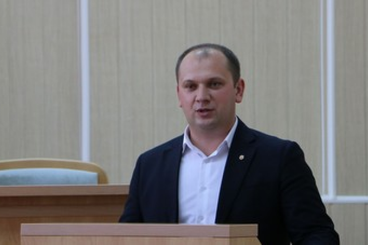 Виталий Нахлупин представил победителя конкурса на замещение должности главы администрации Симферопольского района