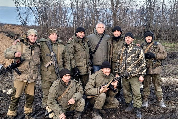 Глава Крыма с замминистра обороны РФ проверили расположение крымских бойцов в Запорожской области
