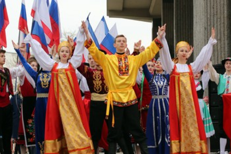 В Симферополе прошли торжественные мероприятия в честь Дня воссоединения Крыма с Россией