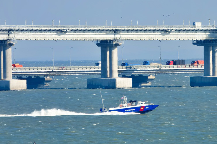 Пассажирские автобусы начали пропускать на Крымский мост