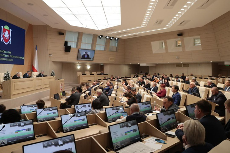 Парламент Крыма утвердил бюджет-2024 с доходами в 200 млрд рублей