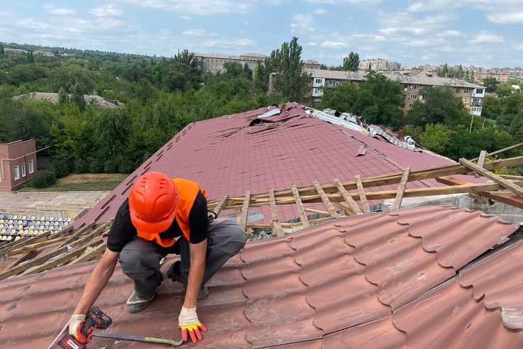 Строители восстановят лицей в Енакиево