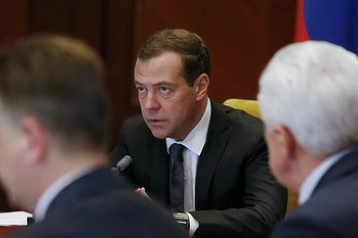 Дмитрий Медведев поручил разработать программу устранения дефицита воды в Крыму